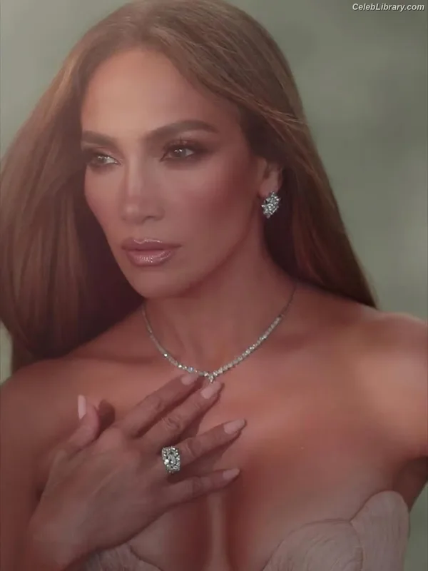 Jennifer Lopez photo 11 of 3409
