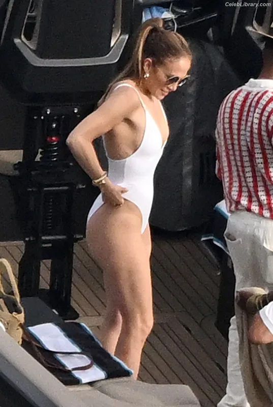 Jennifer Lopez photo 16 of 3409