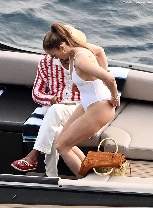 Jennifer Lopez photo 18 of 3409