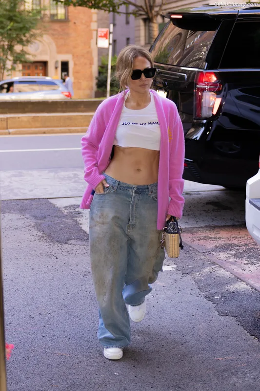 Jennifer Lopez photo 5 of 3409