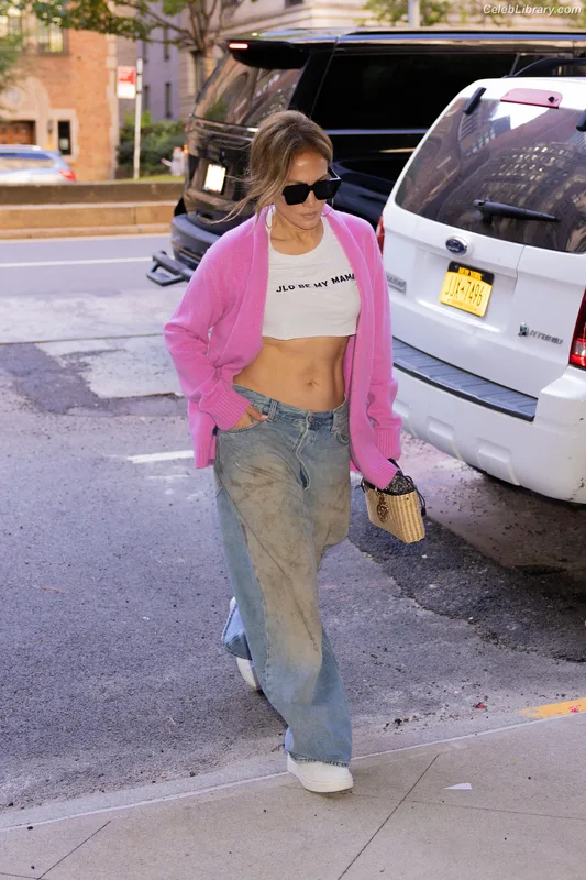 Jennifer Lopez photo 10 of 3409