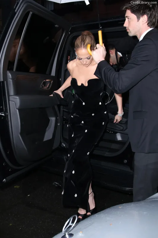 Jennifer Lopez photo 11 of 3409
