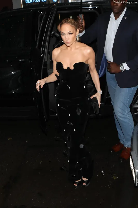 Jennifer Lopez photo 17 of 3409