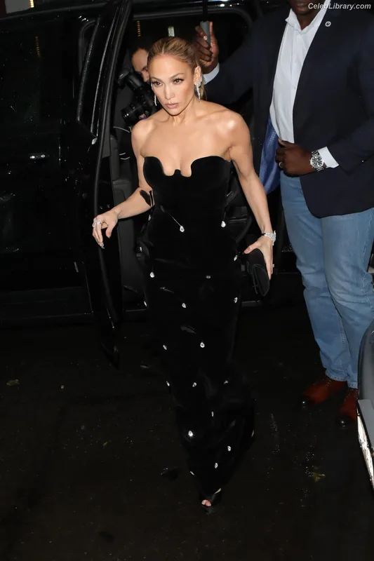 Jennifer Lopez photo 18 of 3409