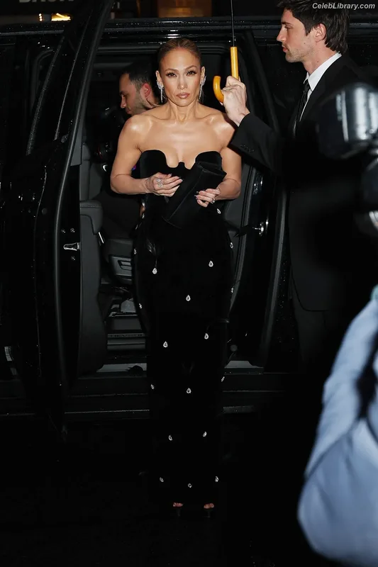 Jennifer Lopez photo 8 of 3409