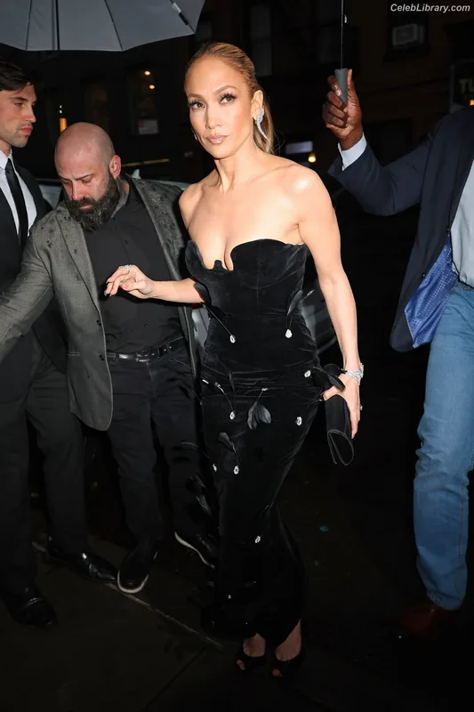 Jennifer Lopez photo 16 of 3409