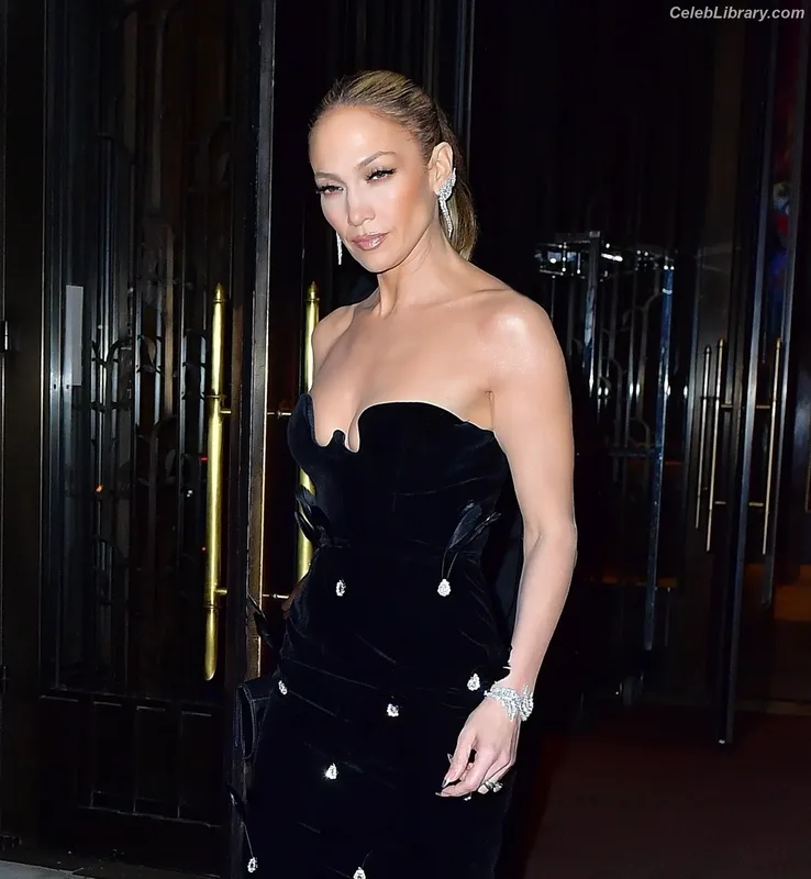 Jennifer Lopez photo 17 of 3409