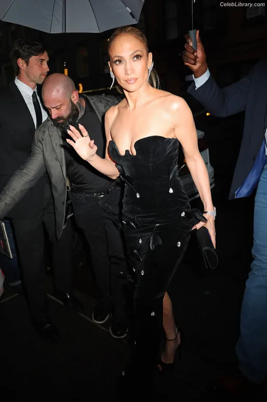 Jennifer Lopez photo 19 of 3409
