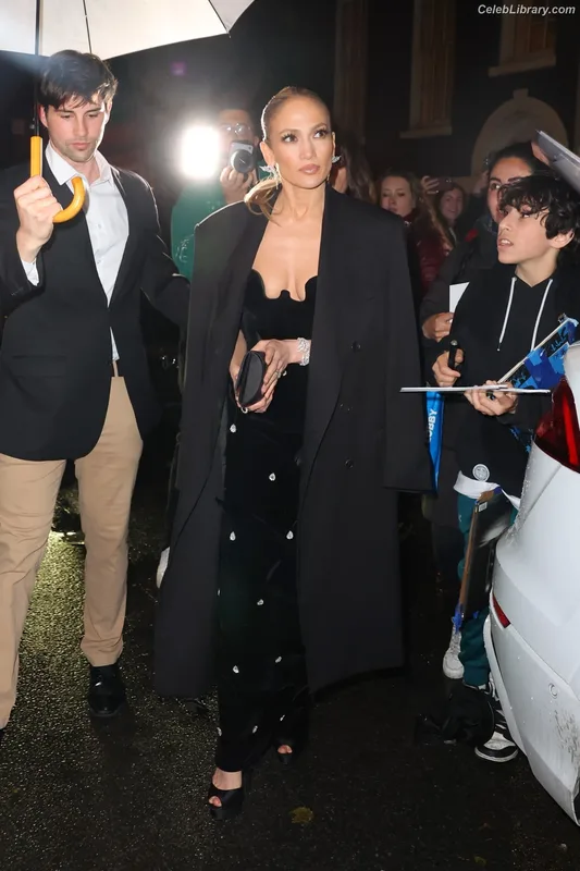Jennifer Lopez photo 21 of 3409