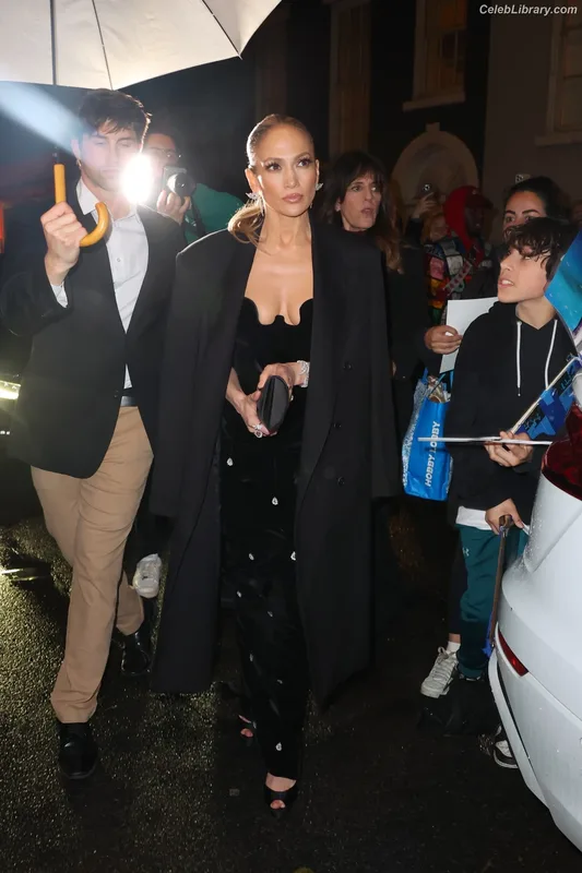 Jennifer Lopez photo 24 of 3409