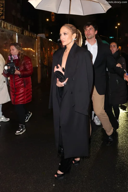 Jennifer Lopez photo 2 of 3409