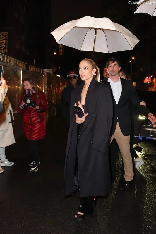 Jennifer Lopez photo 8 of 3409