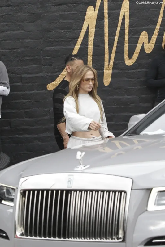 Jennifer Lopez photo 3 of 3409