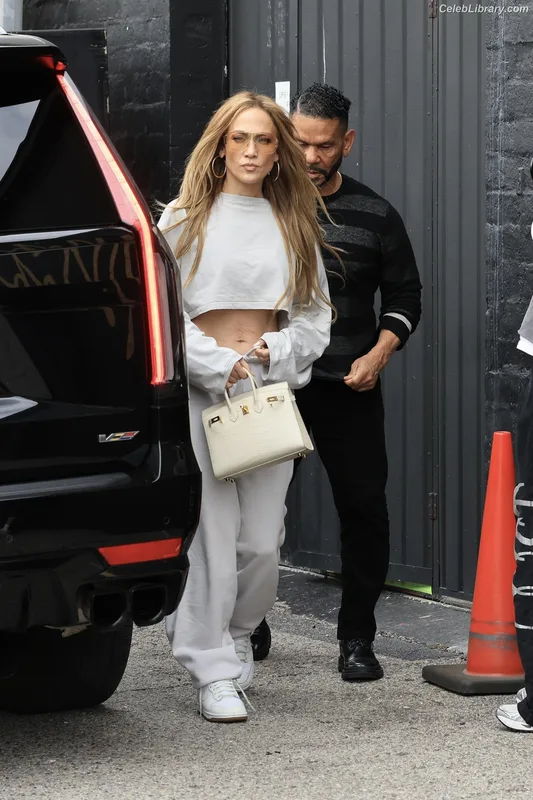 Jennifer Lopez photo 3 of 3409