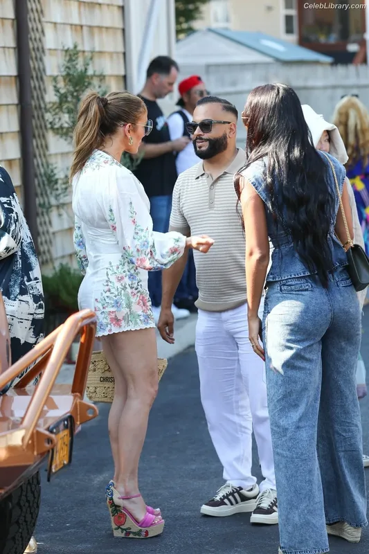Jennifer Lopez photo 17 of 3409