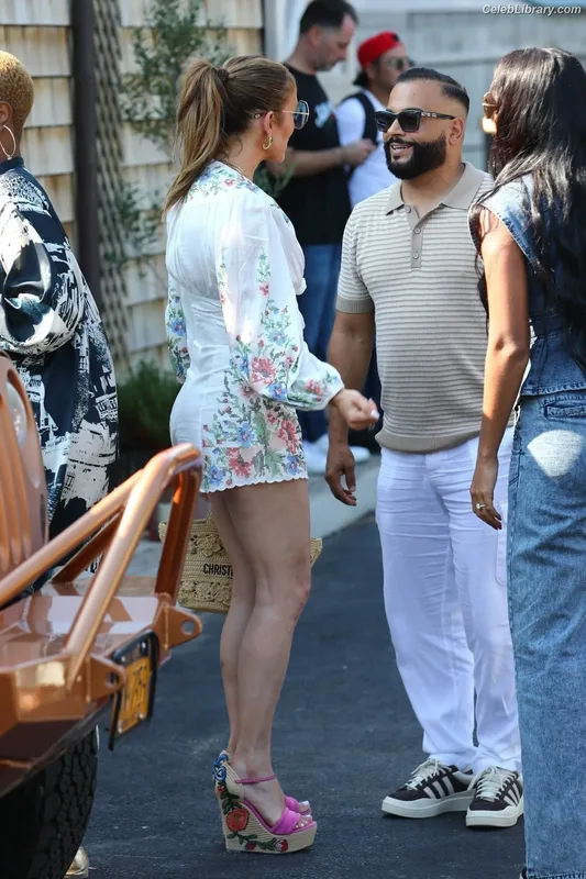 Jennifer Lopez photo 18 of 3409