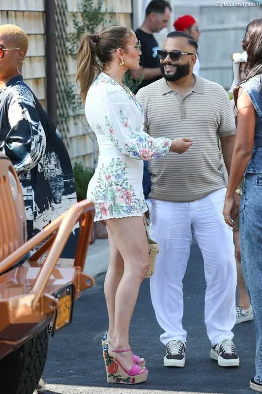 Jennifer Lopez photo 20 of 3409