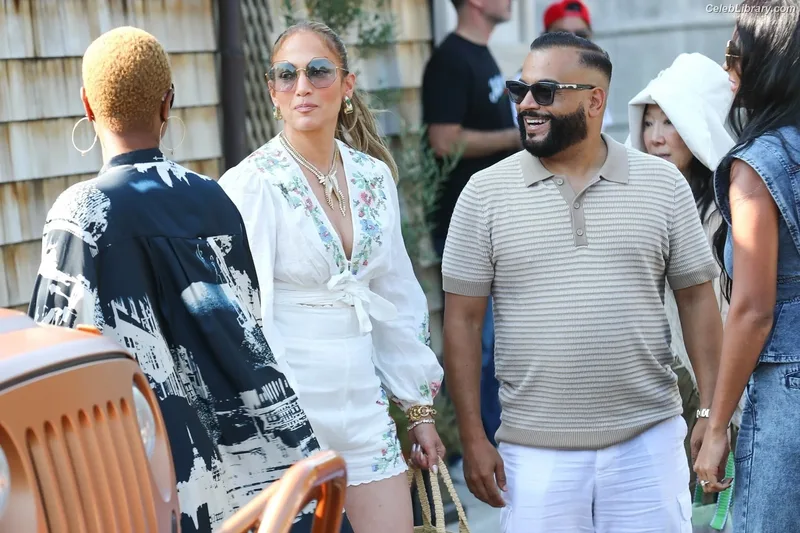 Jennifer Lopez photo 22 of 3409