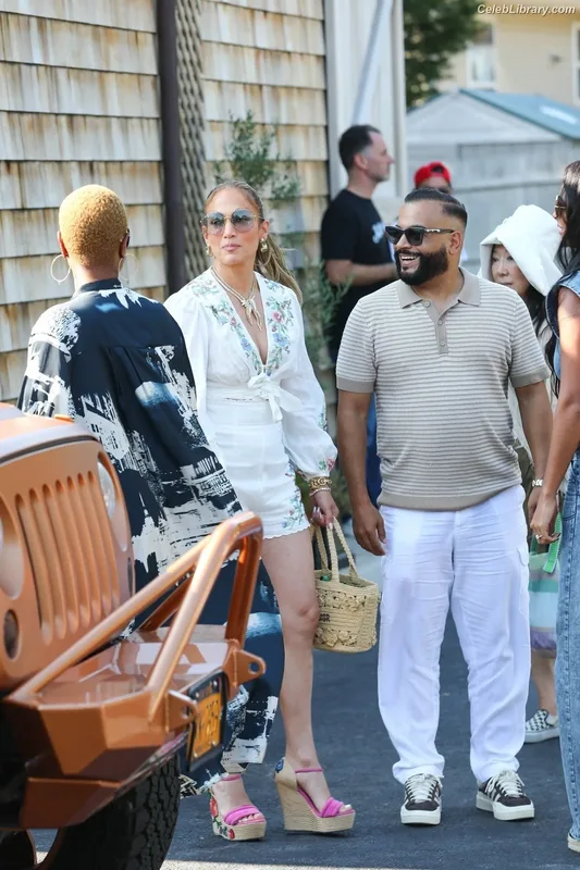 Jennifer Lopez photo 23 of 3409