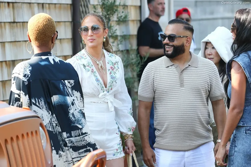 Jennifer Lopez photo 24 of 3409