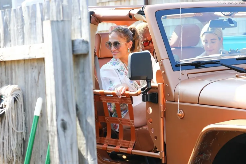 Jennifer Lopez photo 13 of 3409