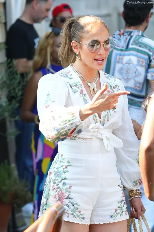 Jennifer Lopez photo 7 of 3409