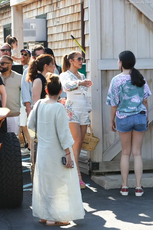 Jennifer Lopez photo 23 of 3409