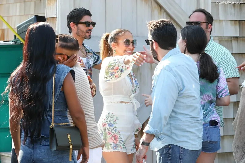 Jennifer Lopez photo 22 of 3409