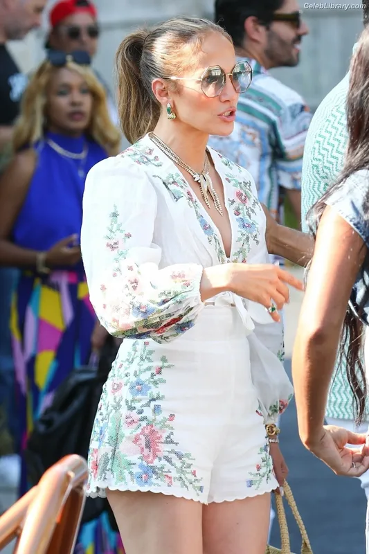 Jennifer Lopez photo 18 of 3409