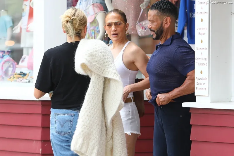 Jennifer Lopez photo 23 of 3409