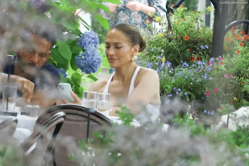 Jennifer Lopez photo 14 of 3409