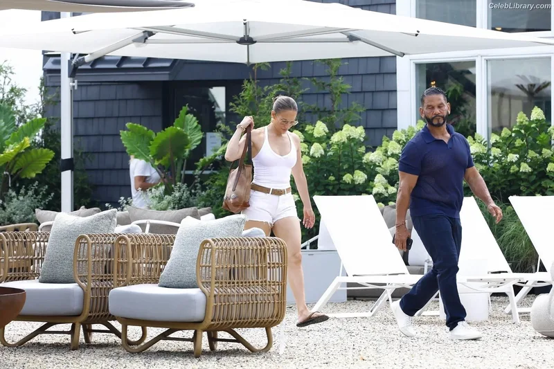 Jennifer Lopez photo 24 of 3409