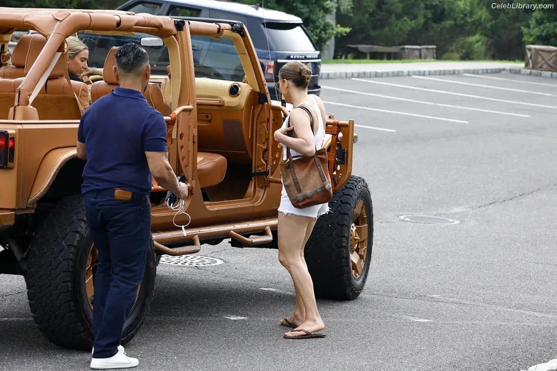 Jennifer Lopez photo 3 of 3409