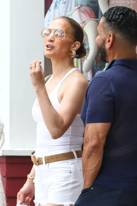 Jennifer Lopez photo 12 of 3409
