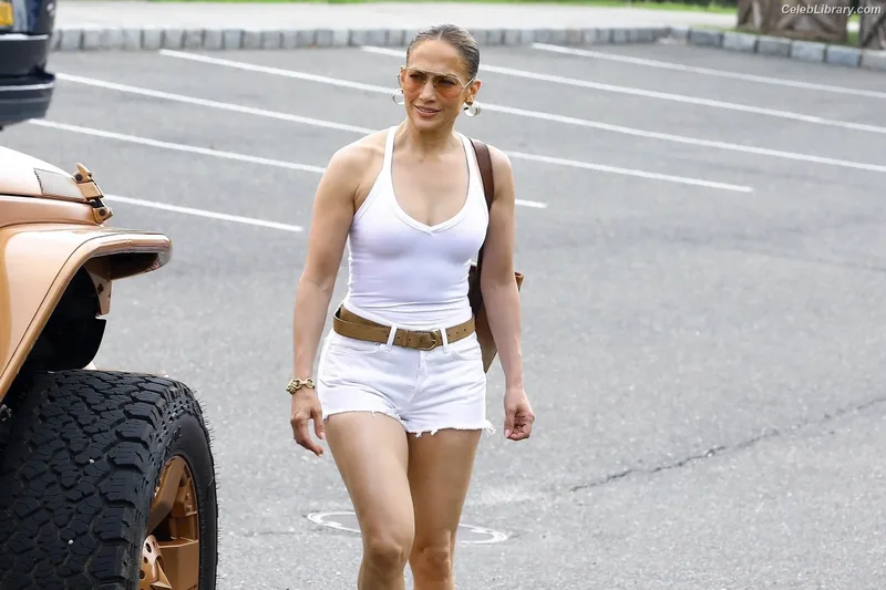 Jennifer Lopez photo 21 of 3409