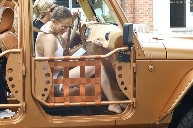 Jennifer Lopez photo 23 of 3409
