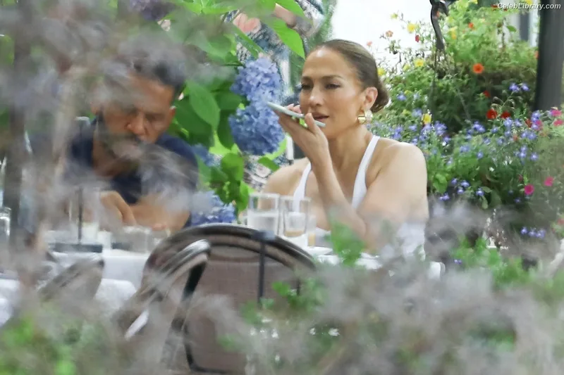 Jennifer Lopez photo 13 of 3409