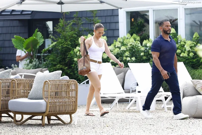 Jennifer Lopez photo 8 of 3409