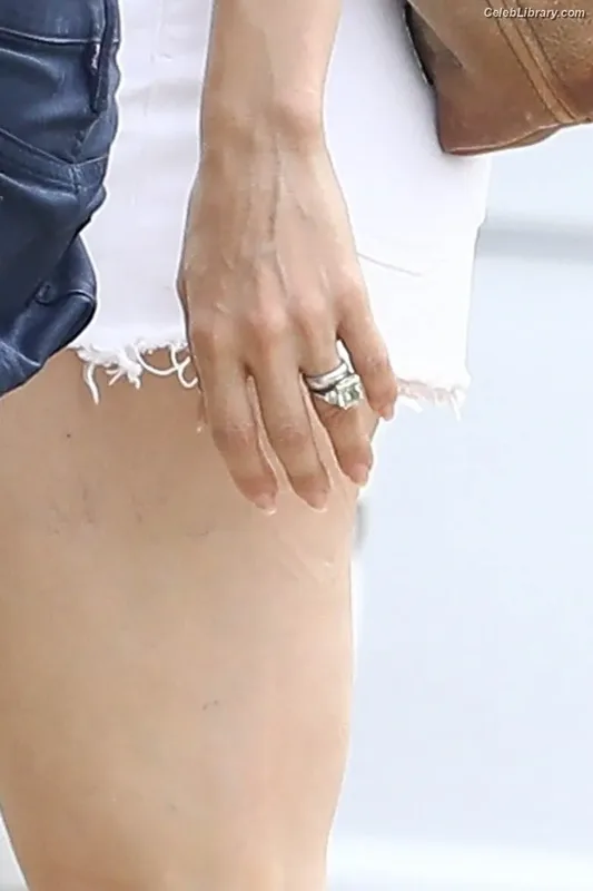 Jennifer Lopez photo 19 of 3409