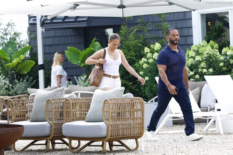 Jennifer Lopez photo 22 of 3409