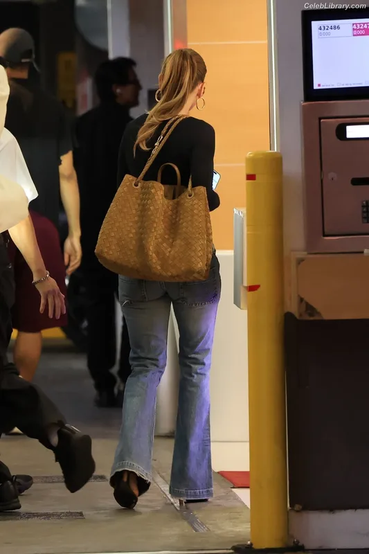 Jennifer Lopez photo 24 of 3409
