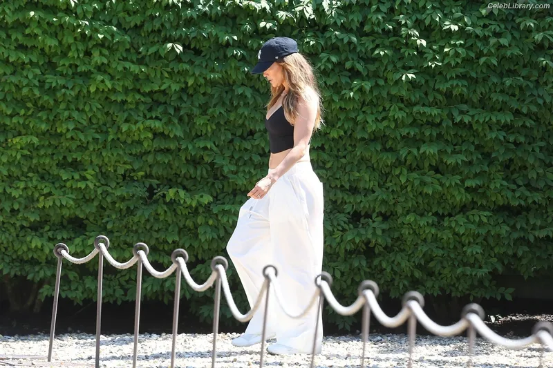 Jennifer Lopez photo 15 of 3409
