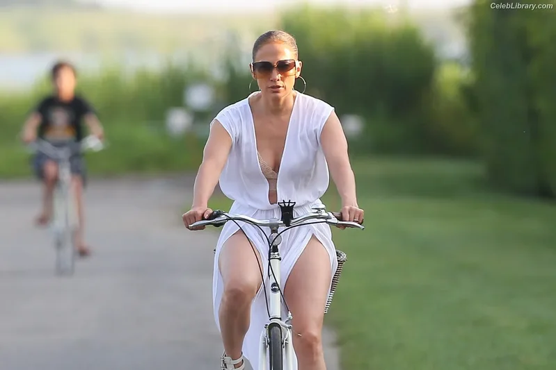 Jennifer Lopez photo 13 of 3409
