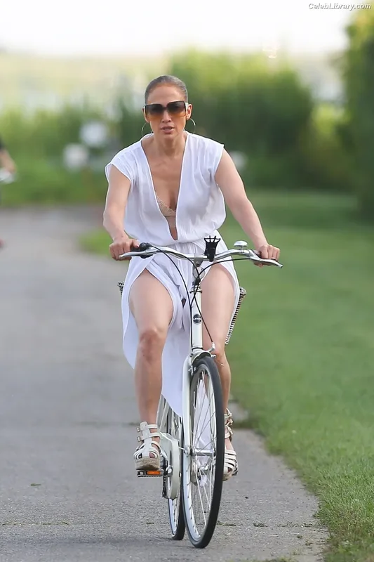 Jennifer Lopez photo 19 of 3409