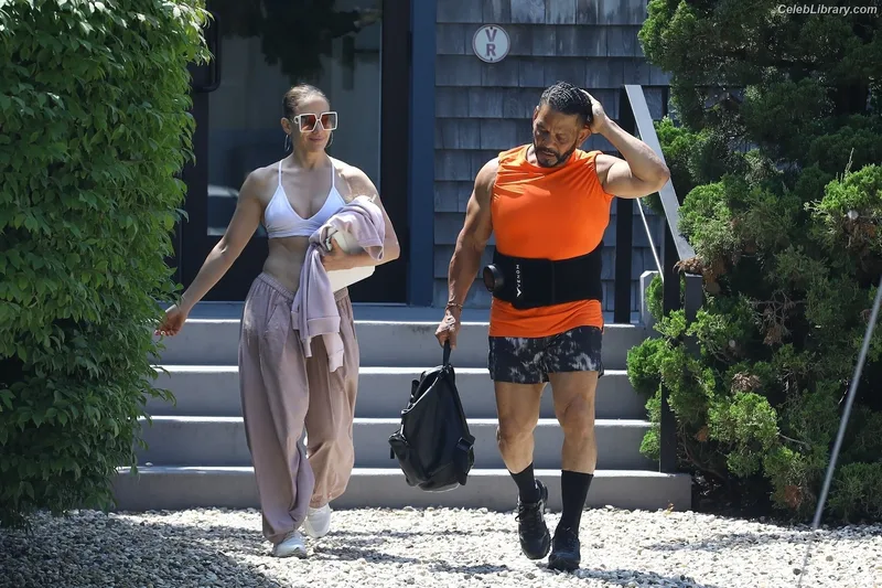 Jennifer Lopez photo 11 of 3409