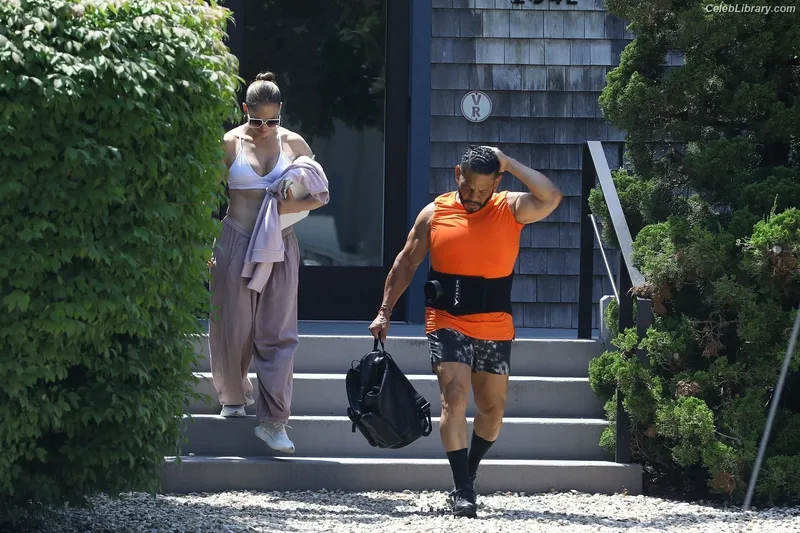 Jennifer Lopez photo 10 of 3409