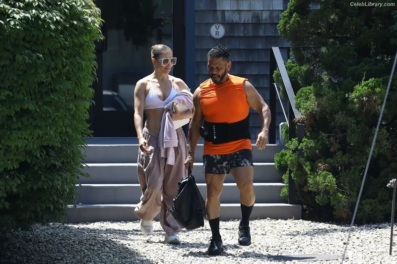 Jennifer Lopez photo 5 of 3409