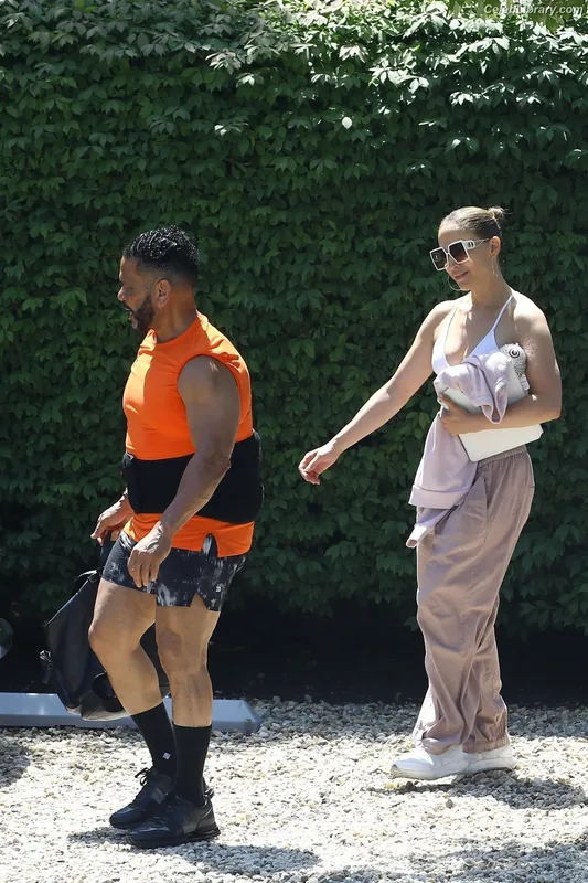 Jennifer Lopez photo 2 of 3409