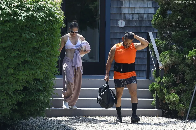 Jennifer Lopez photo 3 of 3409