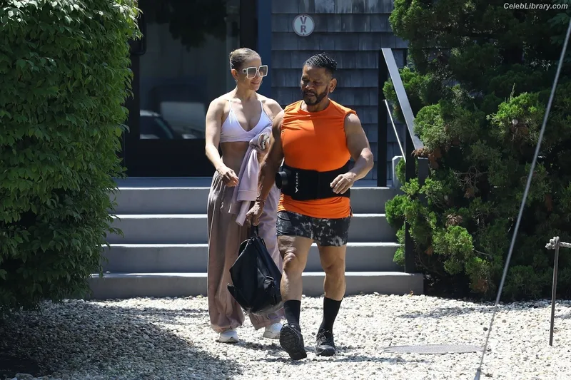 Jennifer Lopez photo 11 of 3409